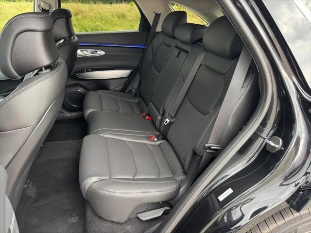 2027 Genesis GV70 2.5T Select