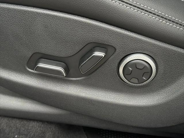 2027 Genesis GV70 2.5T Select