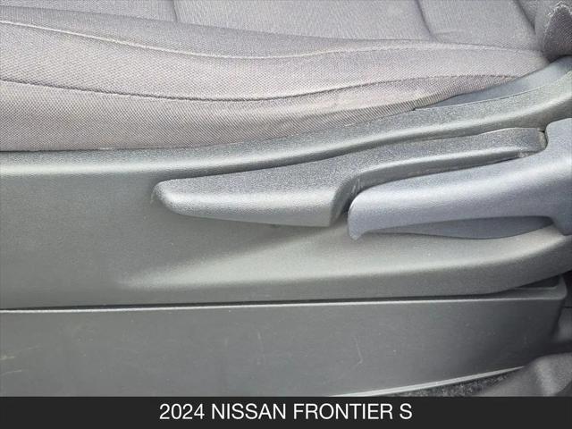 2024 Nissan Frontier Crew Cab S 4x2