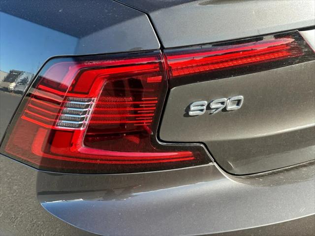 2023 Volvo S90 B6 Plus