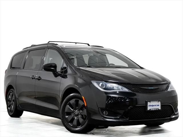 2020 Chrysler Pacifica Hybrid Touring L for sale in Bensenville, IL