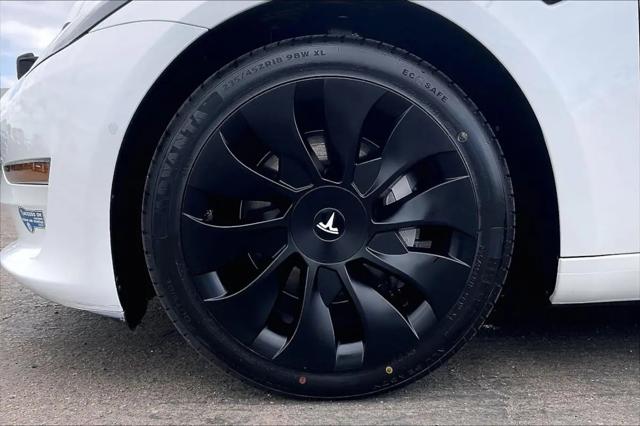 2021 Tesla Model 3 Standard Range Plus Rear-Wheel Drive