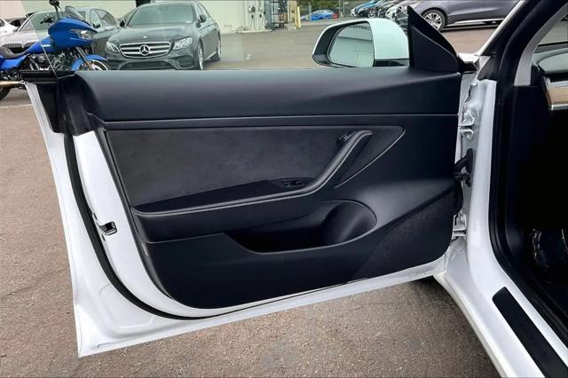 2021 Tesla Model 3 Standard Range Plus Rear-Wheel Drive