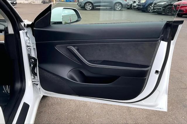 2021 Tesla Model 3 Standard Range Plus Rear-Wheel Drive
