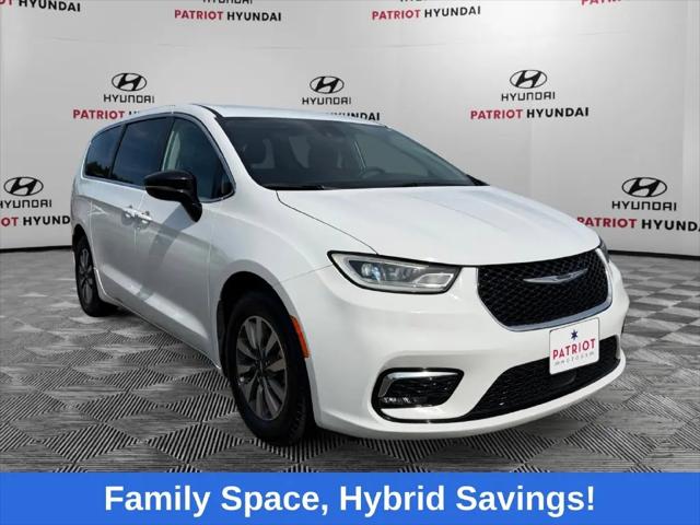 2024 Chrysler Pacifica Hybrid Select for sale in Bourbonnais, IL
