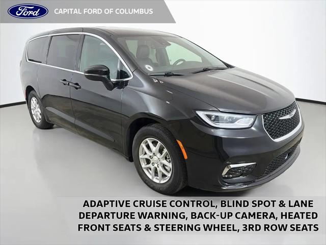 2025 Chrysler Pacifica Select for sale near Columbus, OH