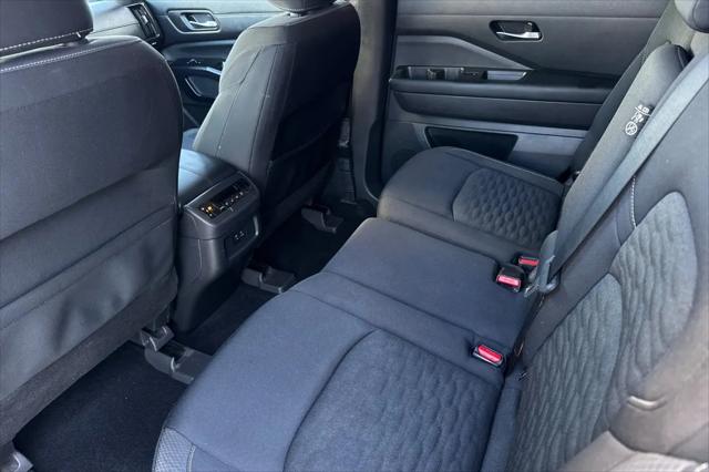2022 Nissan Pathfinder SV 2WD