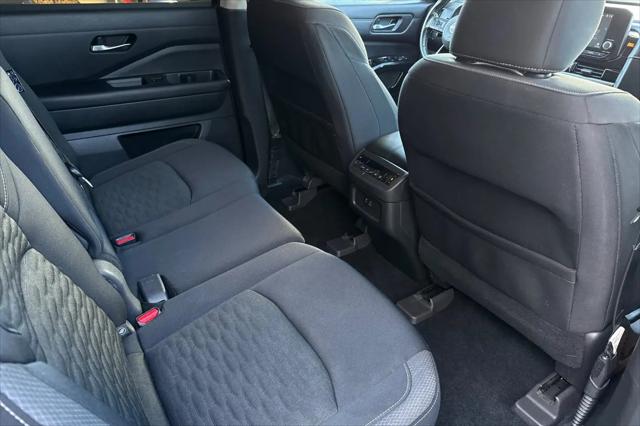 2022 Nissan Pathfinder SV 2WD