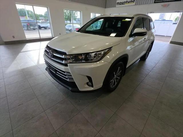 2019 Toyota Highlander XLE for sale in Sterling Heights, MI