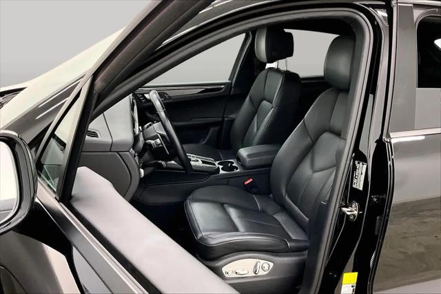 2020 Porsche Macan Macan