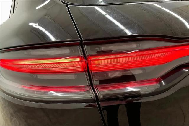 2020 Porsche Macan Macan