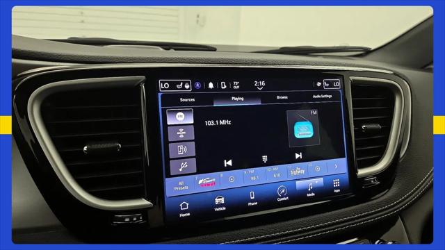 2023 Chrysler Pacifica Hybrid Touring L