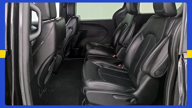 2023 Chrysler Pacifica Hybrid Touring L