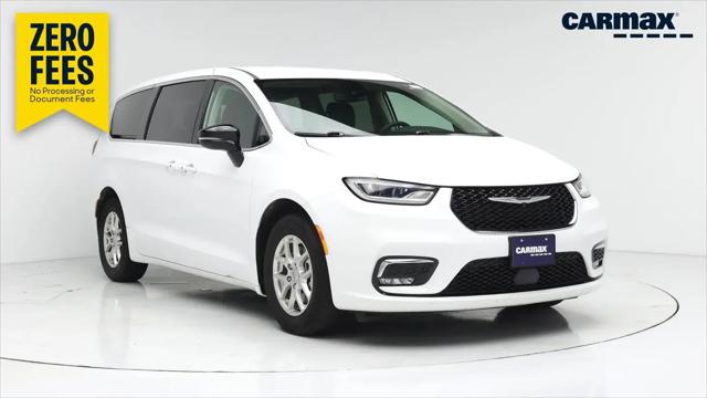 2024 Chrysler Pacifica Touring L for sale in Naperville, IL