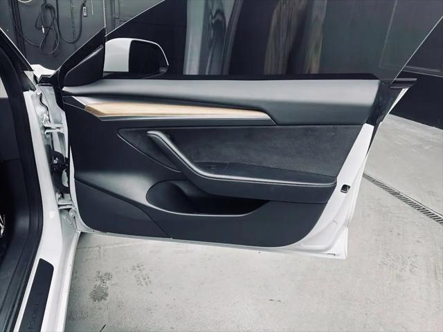 2022 Tesla Model 3 Rear-Wheel Drive