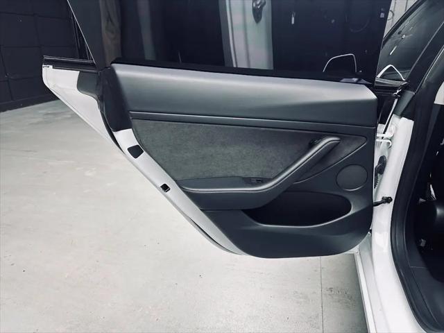 2022 Tesla Model 3 Rear-Wheel Drive