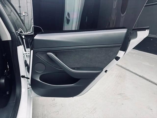 2022 Tesla Model 3 Rear-Wheel Drive