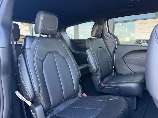 2027 Chrysler Pacifica LX
