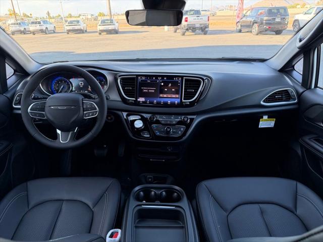 2027 Chrysler Pacifica LX