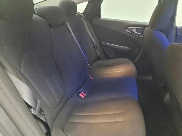 2015 Chrysler 200 Limited
