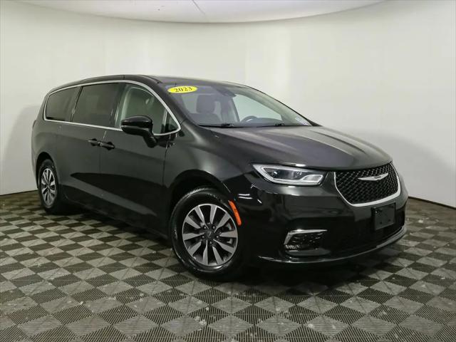 2023 Chrysler Pacifica Hybrid Touring L for sale in Orchard Park, NY