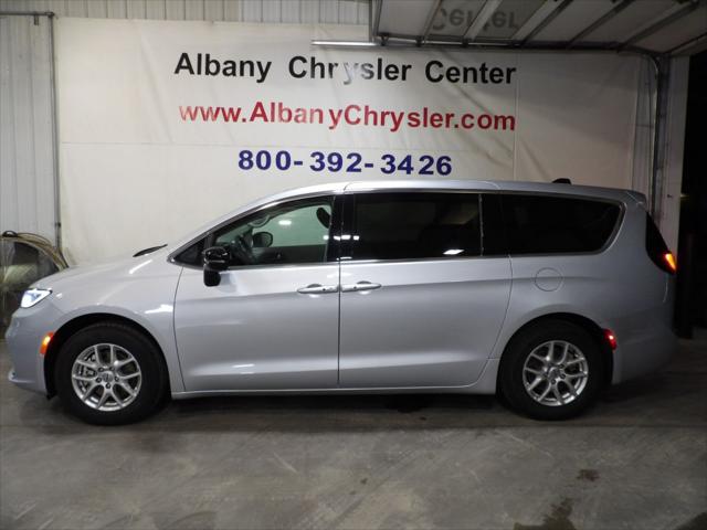 2024 Chrysler Pacifica Touring L for sale in Albany, MN