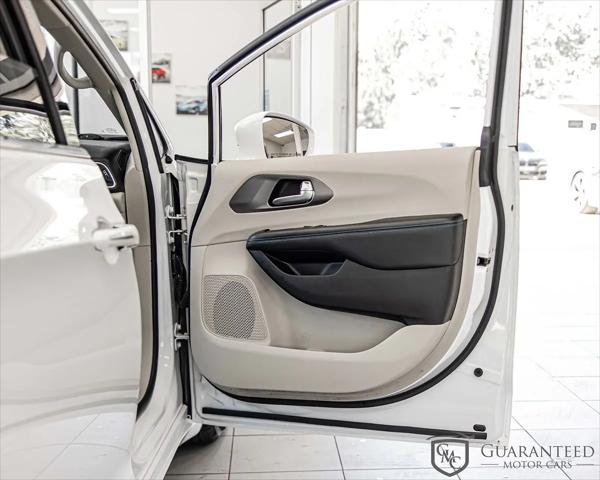 2021 Chrysler Pacifica Touring L