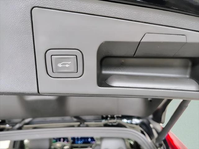 2025 Cadillac XT4 AWD Premium Luxury