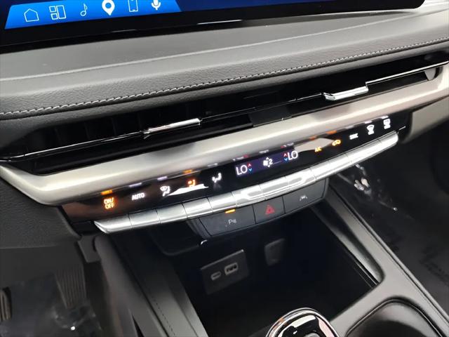 2025 Cadillac XT4 AWD Premium Luxury