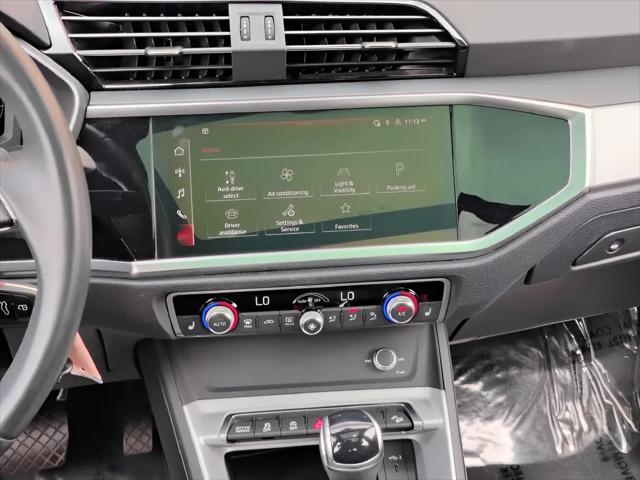 2025 Audi Q3 Premium 45 TFSI S line quattro Tiptronic