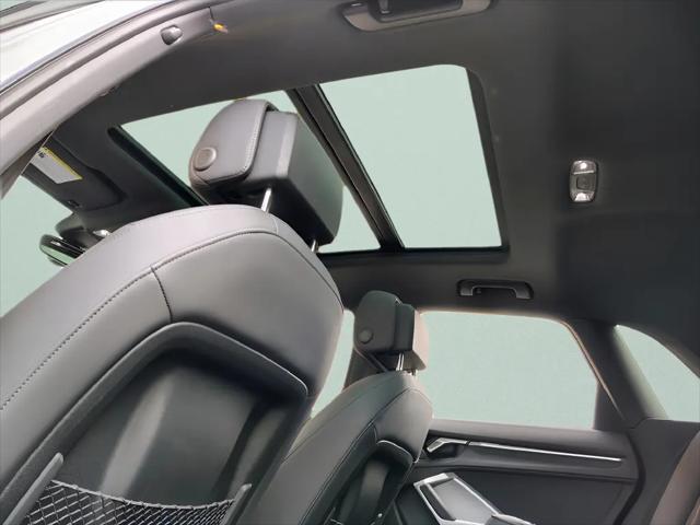 2025 Audi Q3 Premium 45 TFSI S line quattro Tiptronic