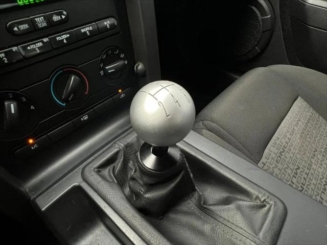 2007 Ford Mustang V6 Deluxe