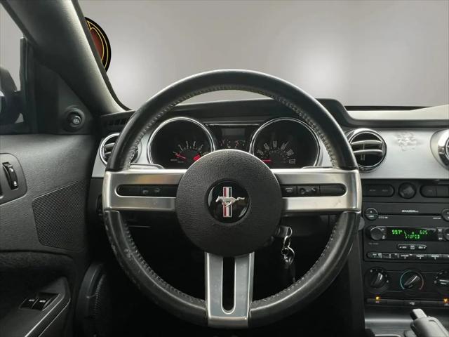 2007 Ford Mustang V6 Deluxe