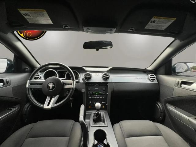 2007 Ford Mustang V6 Deluxe
