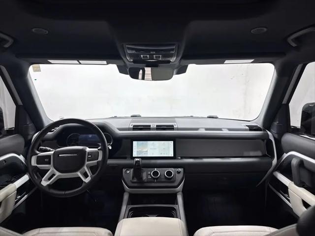 2023 Land Rover Defender 110 SE