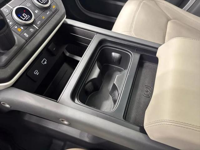 2023 Land Rover Defender 110 SE
