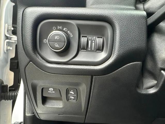 2020 Ram 1500 Laramie Crew Cab 4x4 57 Box