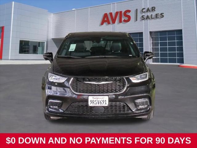 2025 Chrysler Pacifica Select