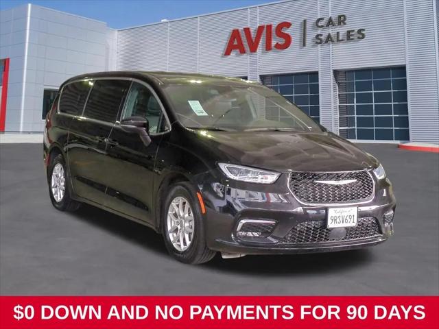 2025 Chrysler Pacifica Select