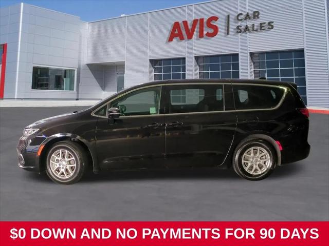2025 Chrysler Pacifica Select