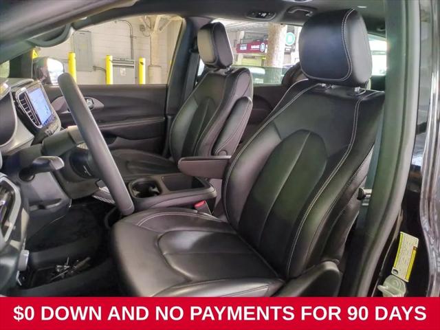 2025 Chrysler Pacifica Select