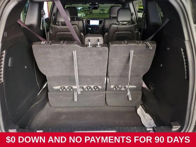 2025 Chrysler Pacifica Select