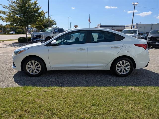 2022 Hyundai Accent SE