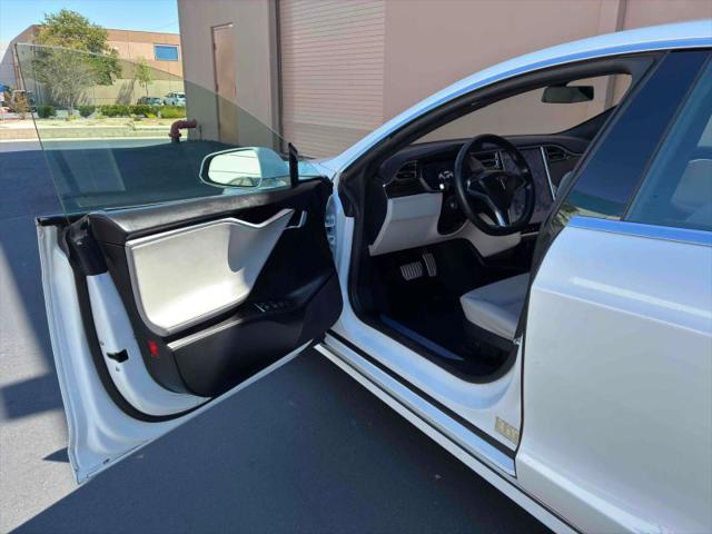 2016 Tesla Model S 90D