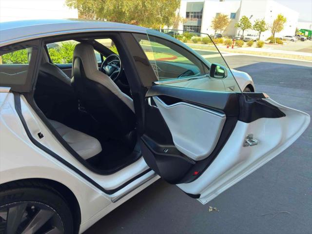 2016 Tesla Model S 90D