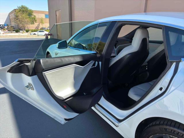 2016 Tesla Model S 90D