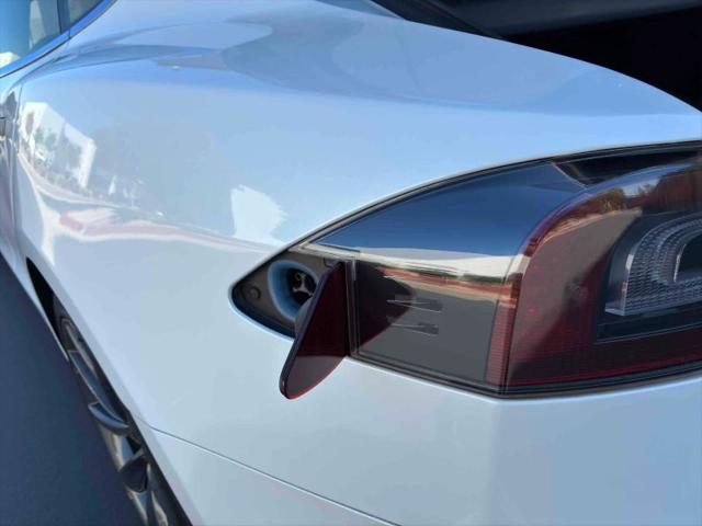 2016 Tesla Model S 90D