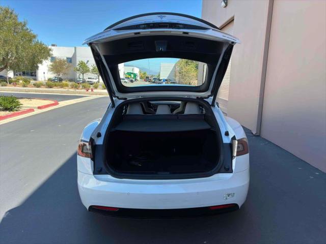2016 Tesla Model S 90D