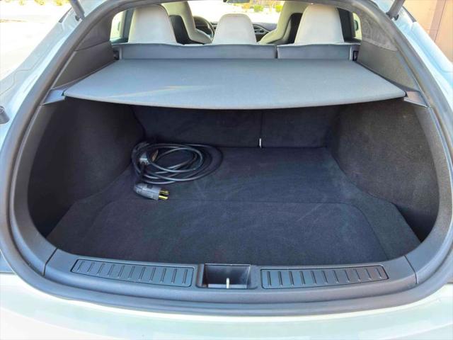 2016 Tesla Model S 90D