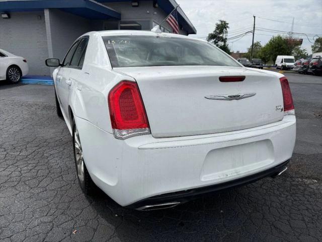 2017 Chrysler 300 Limited AWD